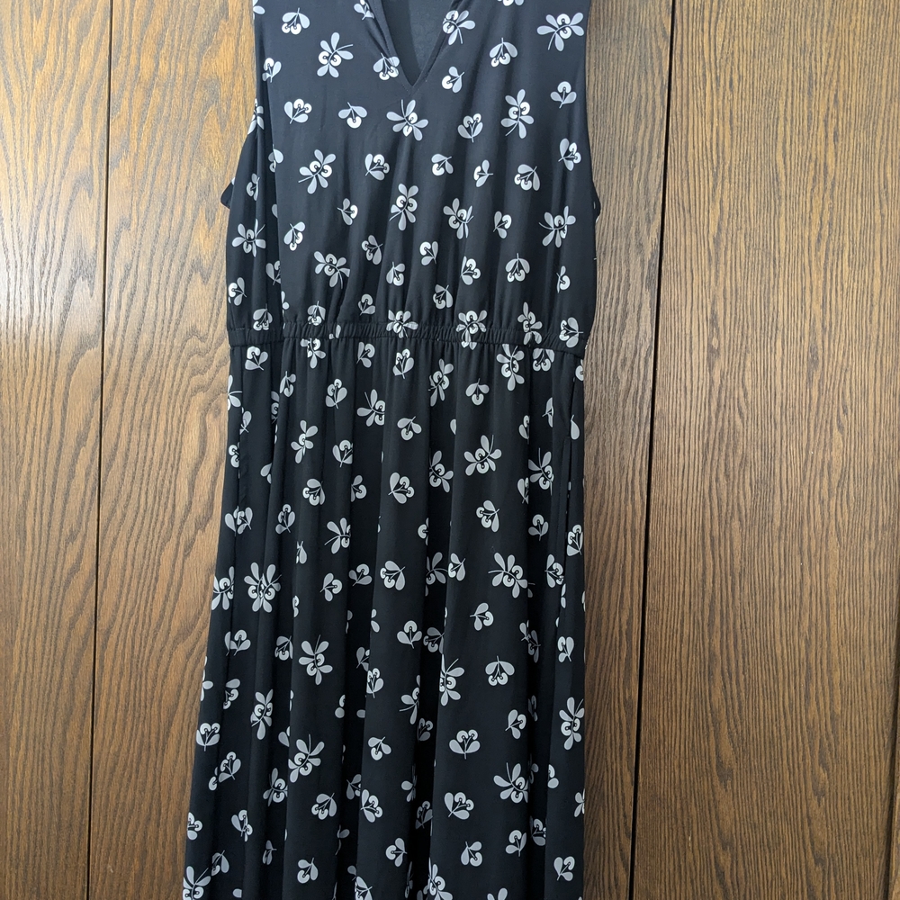 Anne Klein Black and White Sleeveless Maxi Sundress
